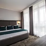 호텔 Western Premium 4*
