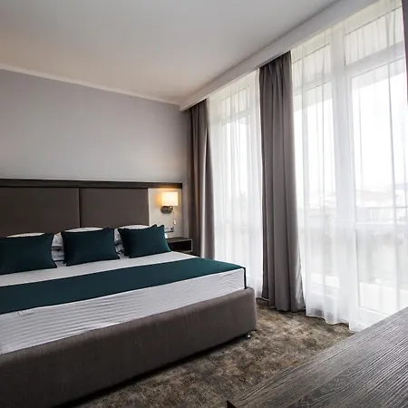 ホテル Western Premium 4*