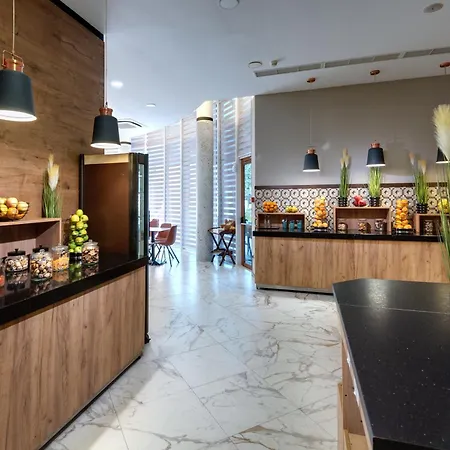 מלון Western Premium 4*