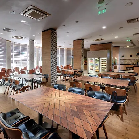 Western Premium מלון