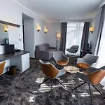 Premium Hotel 4*