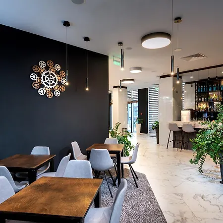 Western Premium 酒店 阳光海滩