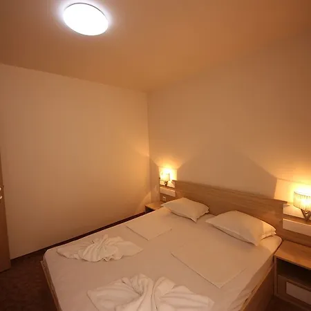 Western Premium 4*