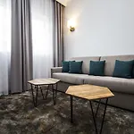ホテル Western Premium 4*